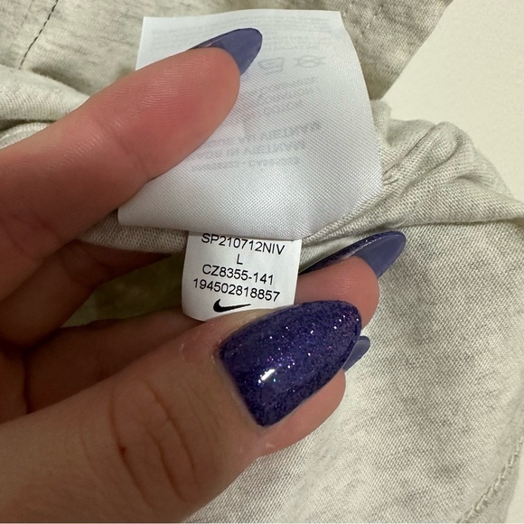 Nike Earth Day Short Sleeve Rainbow Selvedge Dolman T-Shirt - Picture 13 of 13